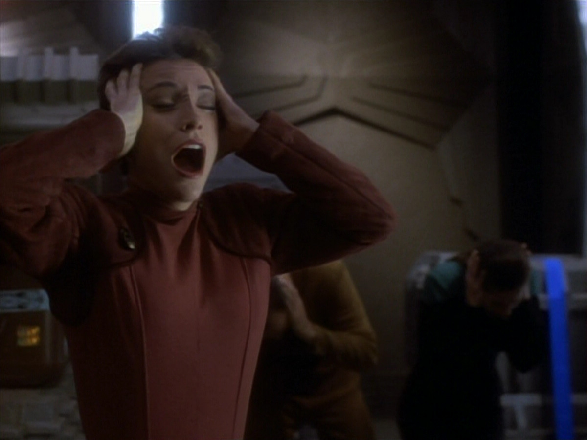 extant_StarTrekDS9_1x18-DramatisPersonae_03540.jpg