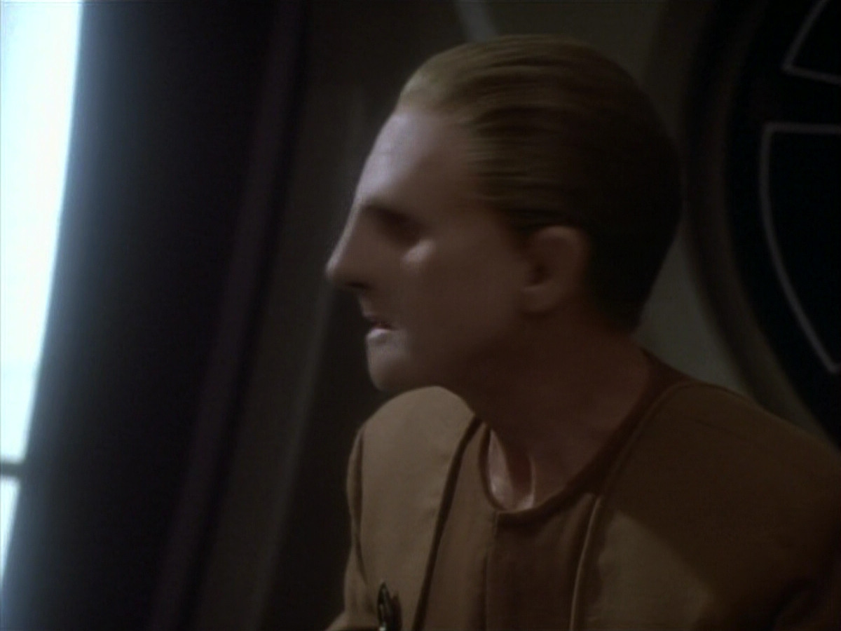 extant_StarTrekDS9_1x18-DramatisPersonae_03553.jpg