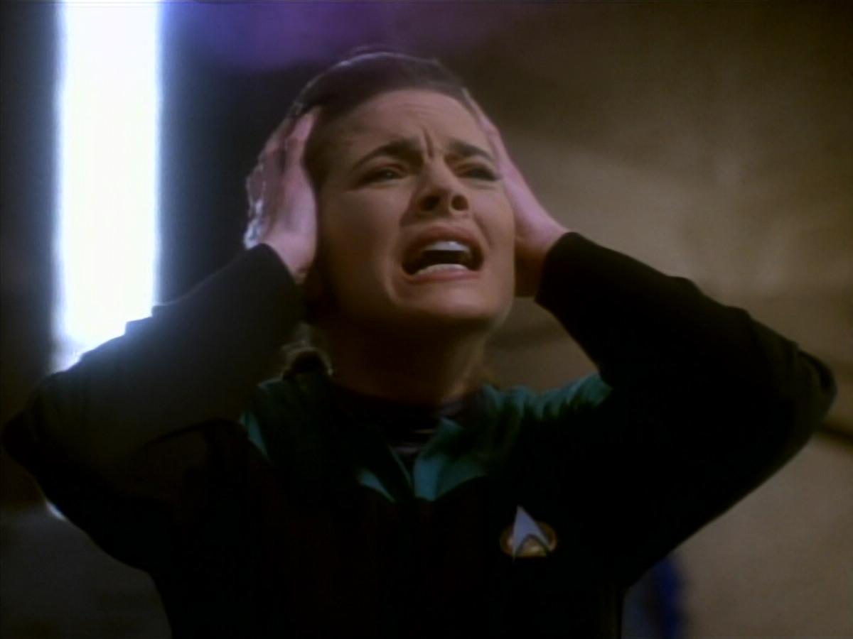 extant_StarTrekDS9_1x18-DramatisPersonae_03557.jpg