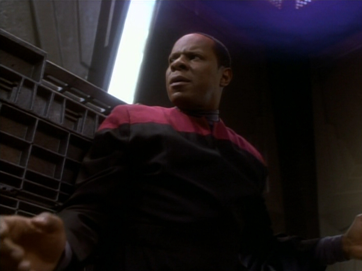extant_StarTrekDS9_1x18-DramatisPersonae_03570.jpg
