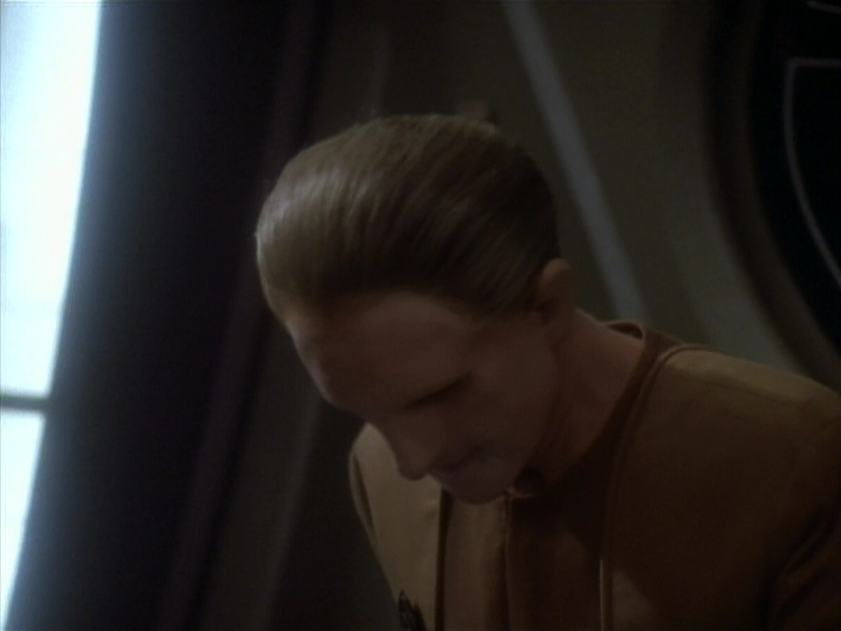 extant_StarTrekDS9_1x18-DramatisPersonae_03582.jpg