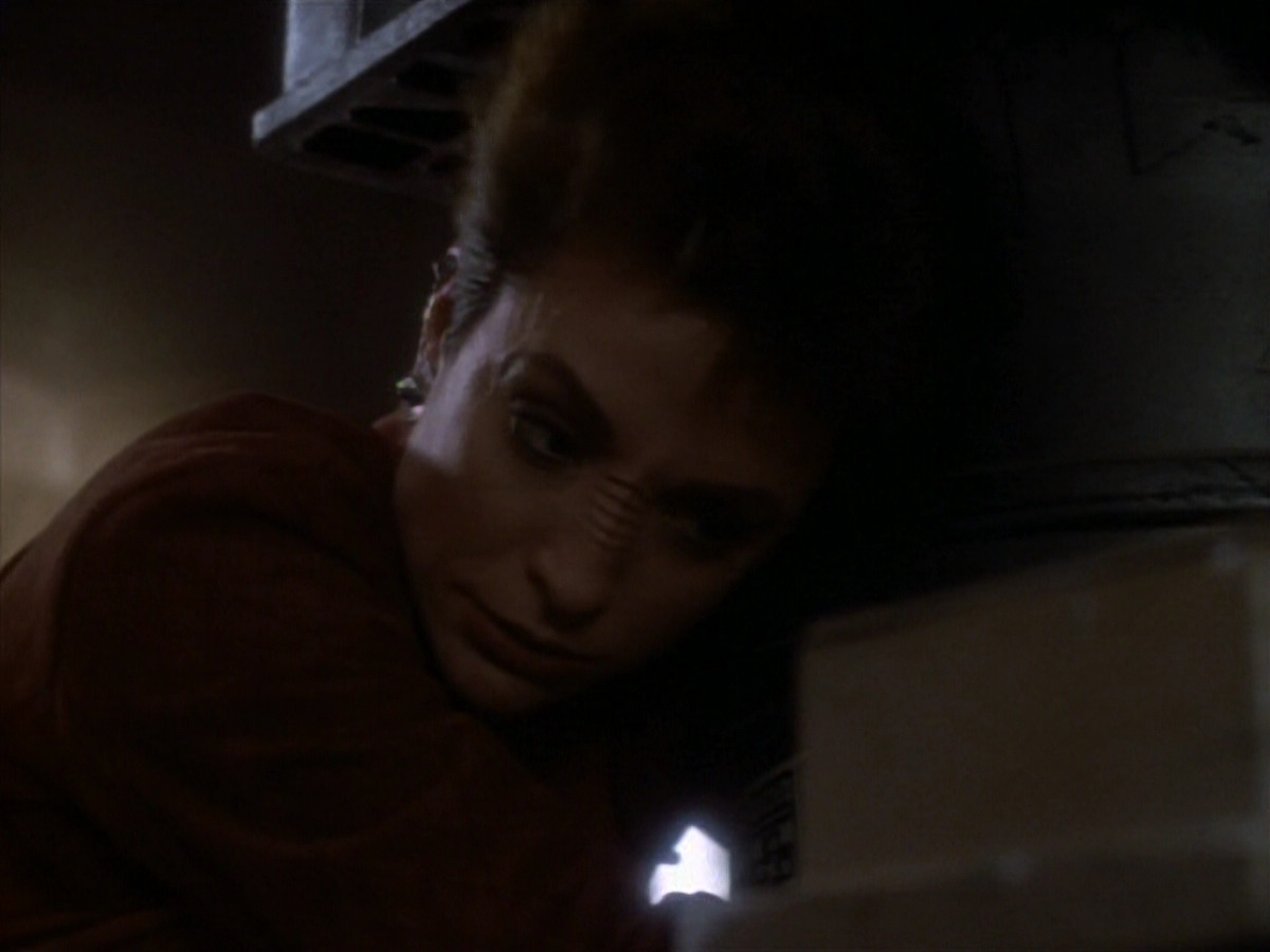 extant_StarTrekDS9_1x18-DramatisPersonae_03592.jpg