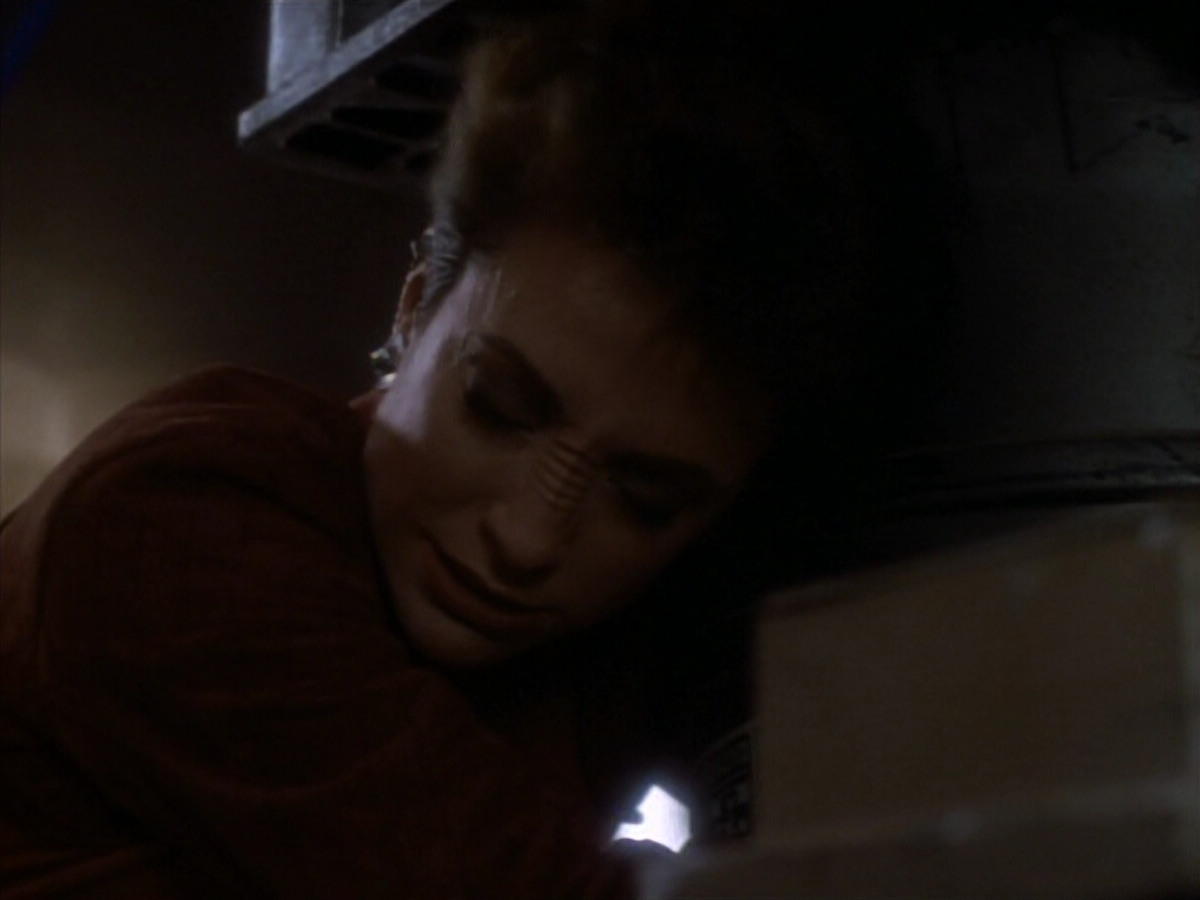 extant_StarTrekDS9_1x18-DramatisPersonae_03593.jpg