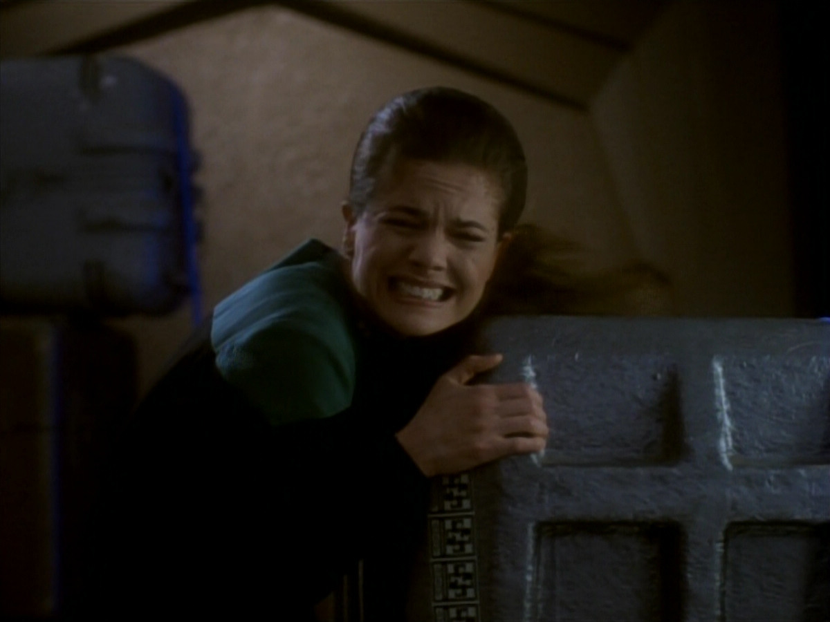extant_StarTrekDS9_1x18-DramatisPersonae_03597.jpg