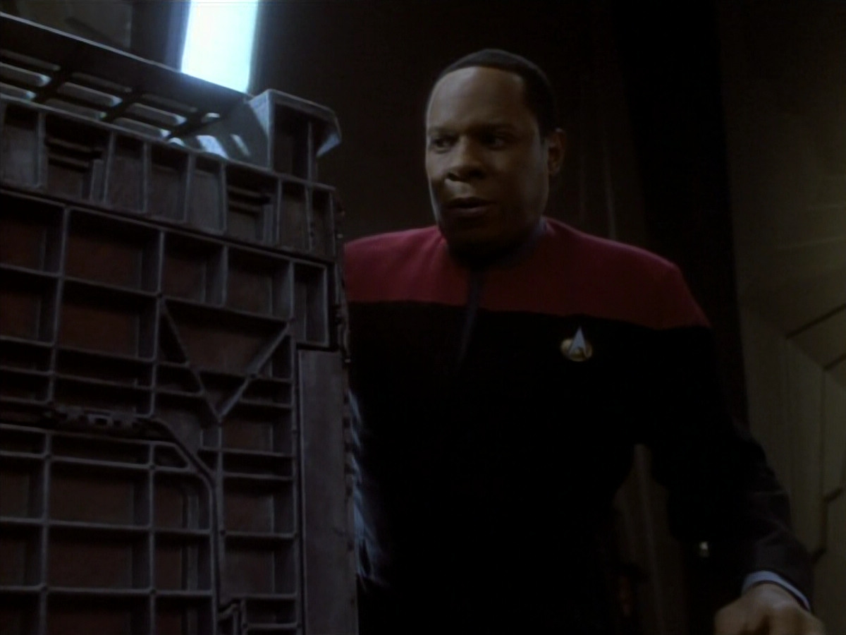extant_StarTrekDS9_1x18-DramatisPersonae_03625.jpg