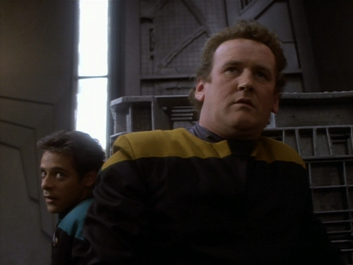 extant_StarTrekDS9_1x18-DramatisPersonae_03631.jpg