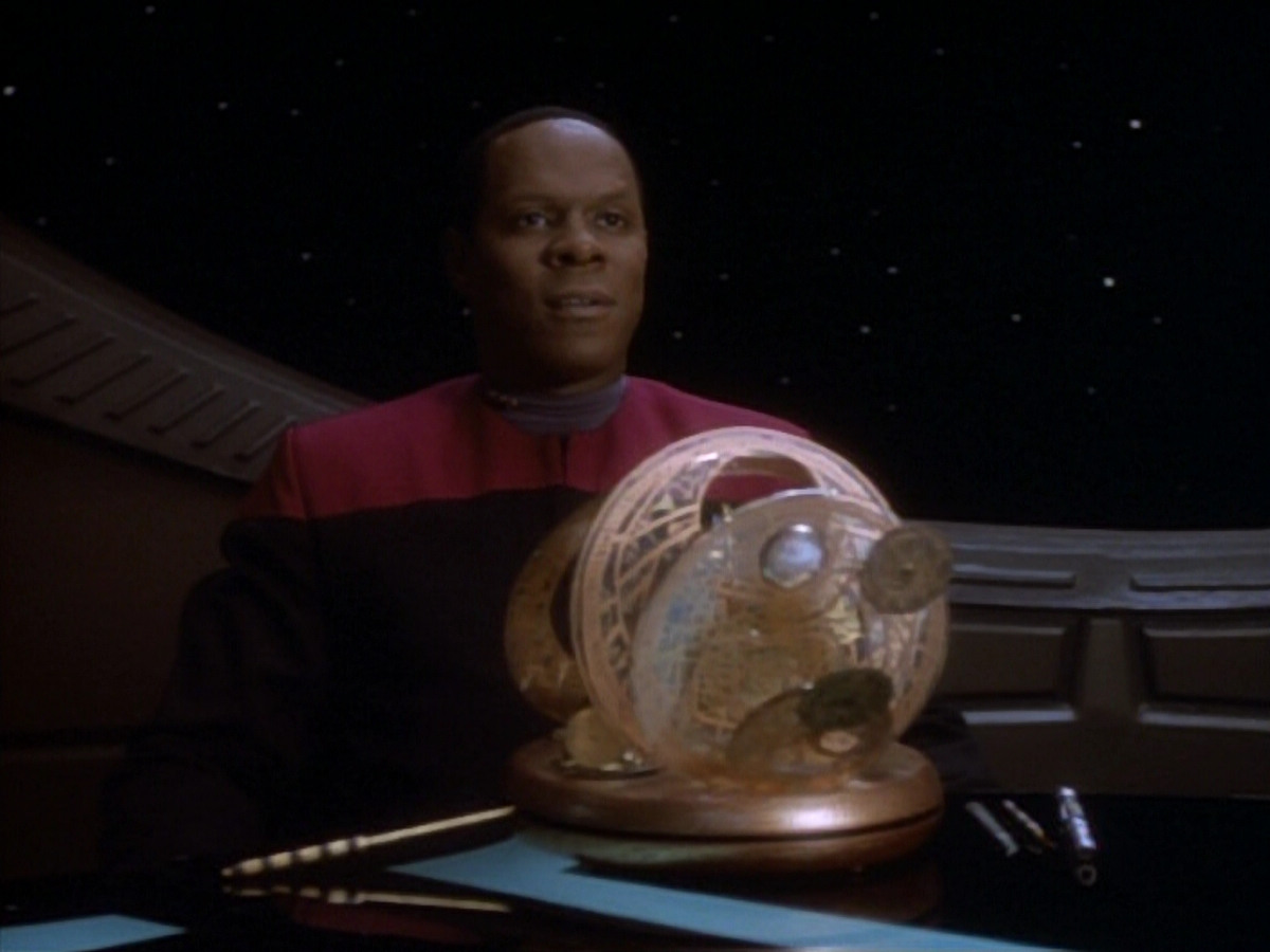 extant_StarTrekDS9_1x18-DramatisPersonae_03721.jpg