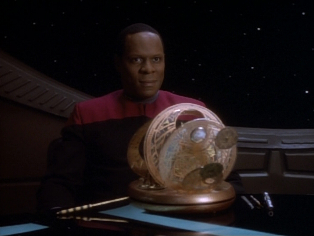 extant_StarTrekDS9_1x18-DramatisPersonae_03738.jpg