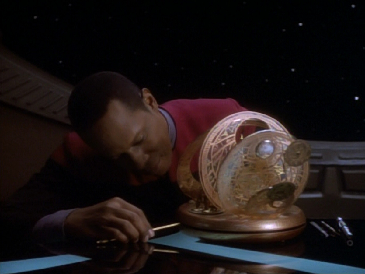 extant_StarTrekDS9_1x18-DramatisPersonae_03745.jpg