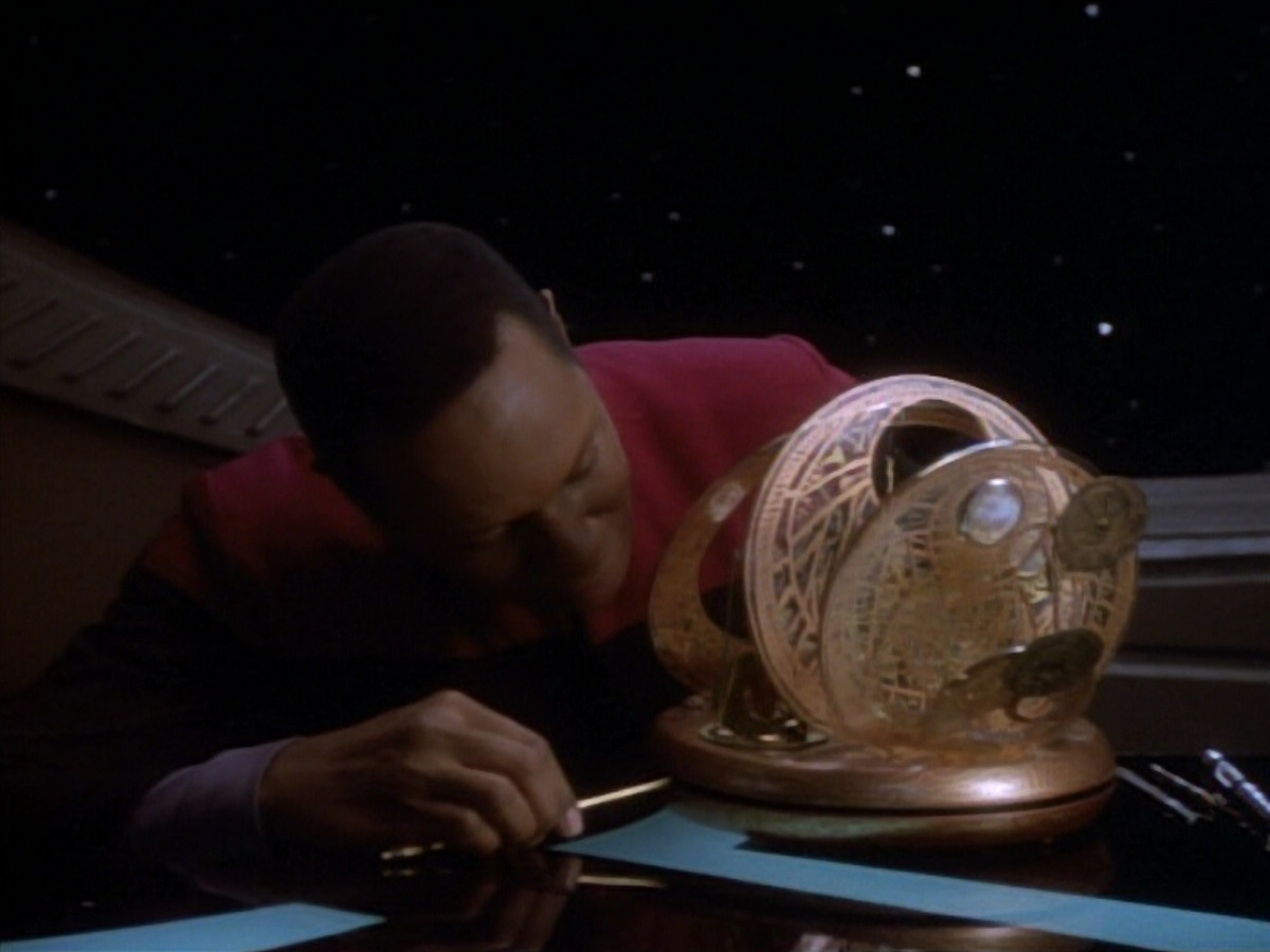 extant_StarTrekDS9_1x18-DramatisPersonae_03749.jpg