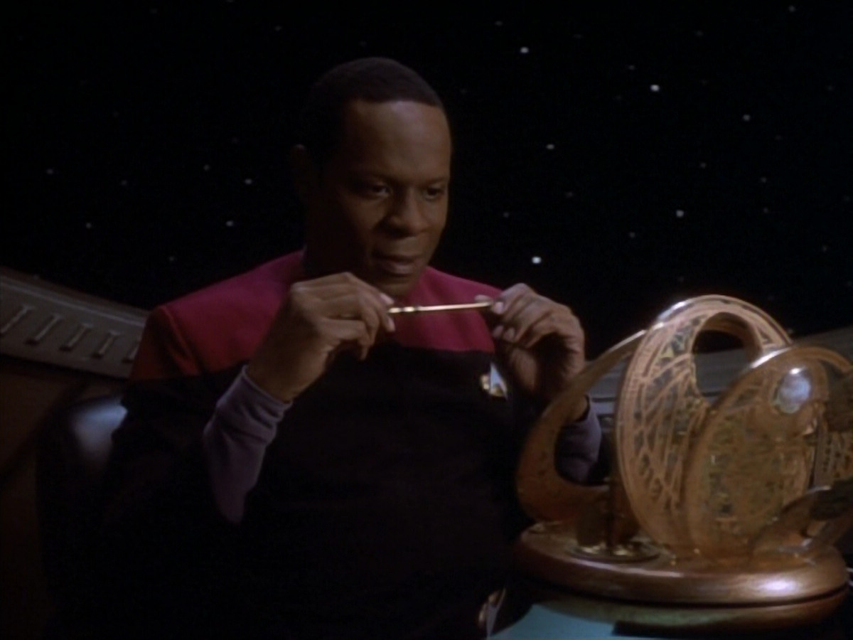 extant_StarTrekDS9_1x18-DramatisPersonae_03758.jpg