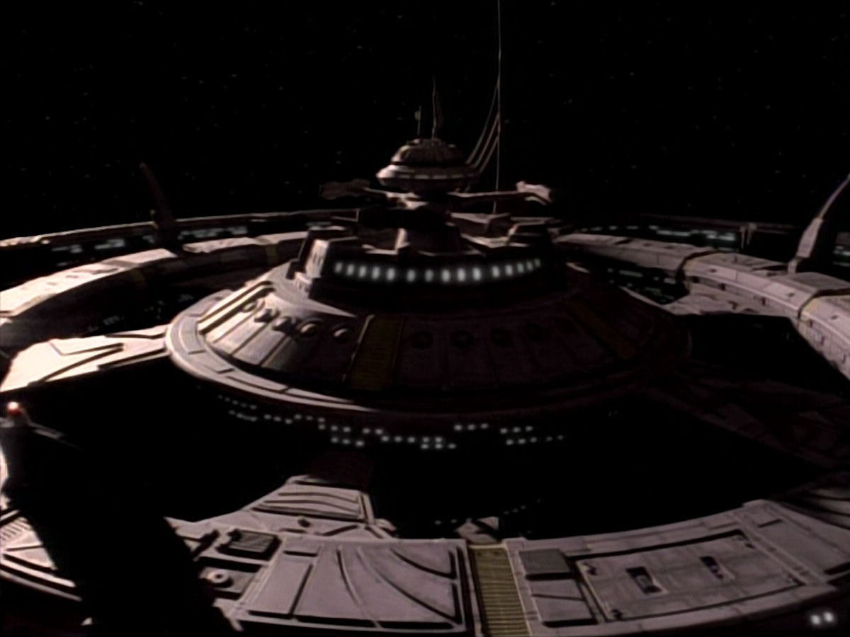 extant_StarTrekDS9_1x18-DramatisPersonae_03768.jpg