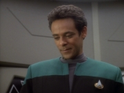 extant_StarTrekDS9_1x18-DramatisPersonae_00918.jpg