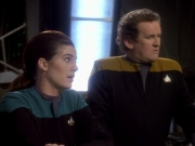 extant_StarTrekDS9_1x18-DramatisPersonae_01585.jpg