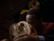 extant_StarTrekDS9_1x18-DramatisPersonae_02722.jpg