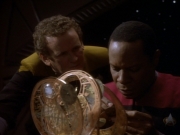 Filename=extant_StarTrekDS9_1x18-DramatisPersonae_02731.jpg
Filesize=150KiB
Dimensions=1200x900
Date added=Jun 13, 2019 extant_StarTrekDS9_1x18-DramatisPersonae_02731.jpg