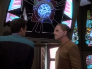 extant_StarTrekDS9_1x18-DramatisPersonae_02924.jpg