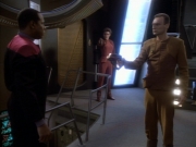 extant_StarTrekDS9_1x18-DramatisPersonae_03191.jpg