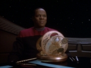 extant_StarTrekDS9_1x18-DramatisPersonae_03695.jpg