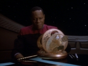 Filename=extant_StarTrekDS9_1x18-DramatisPersonae_03742.jpg
Filesize=141KiB
Dimensions=1200x900
Date added=Jun 13, 2019 extant_StarTrekDS9_1x18-DramatisPersonae_03742.jpg