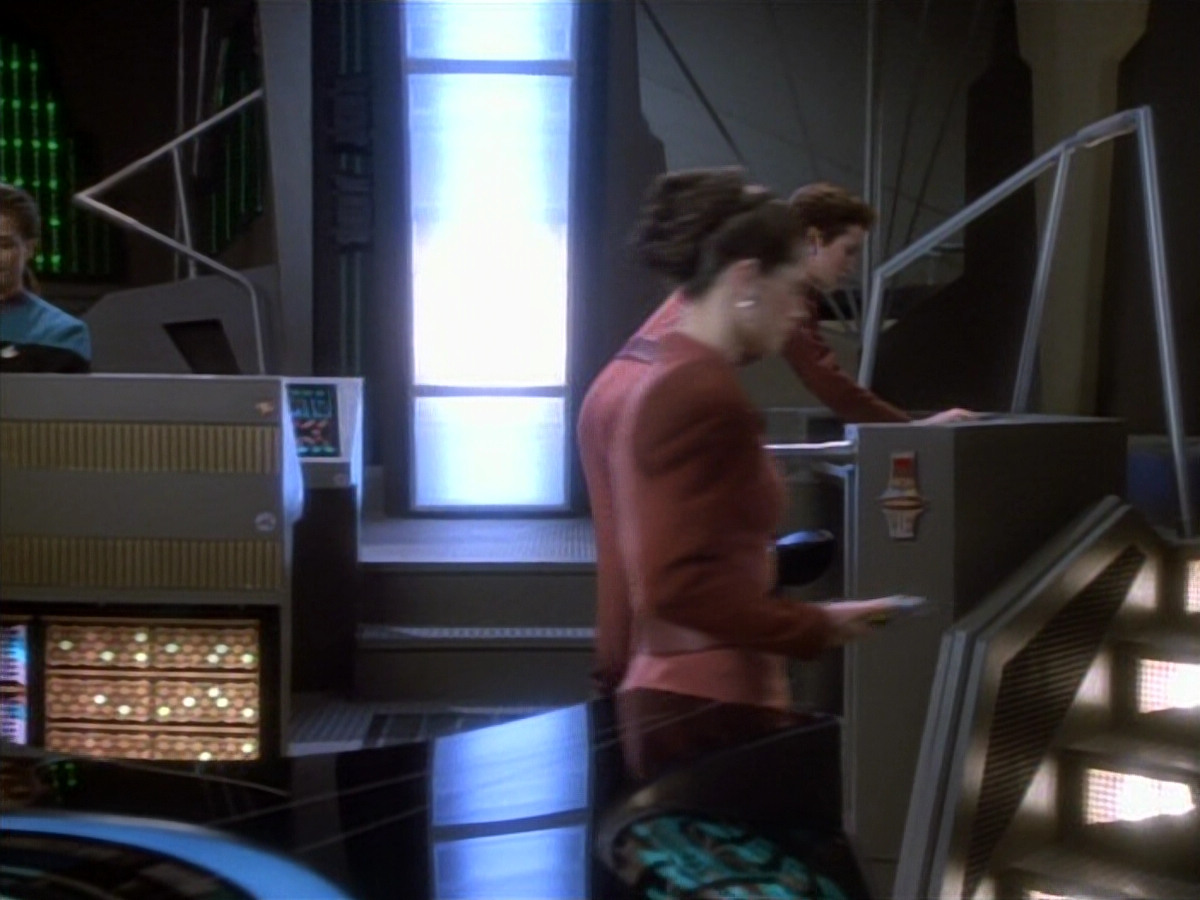 extant_StarTrekDS9_1x19-Duet_00015.jpg