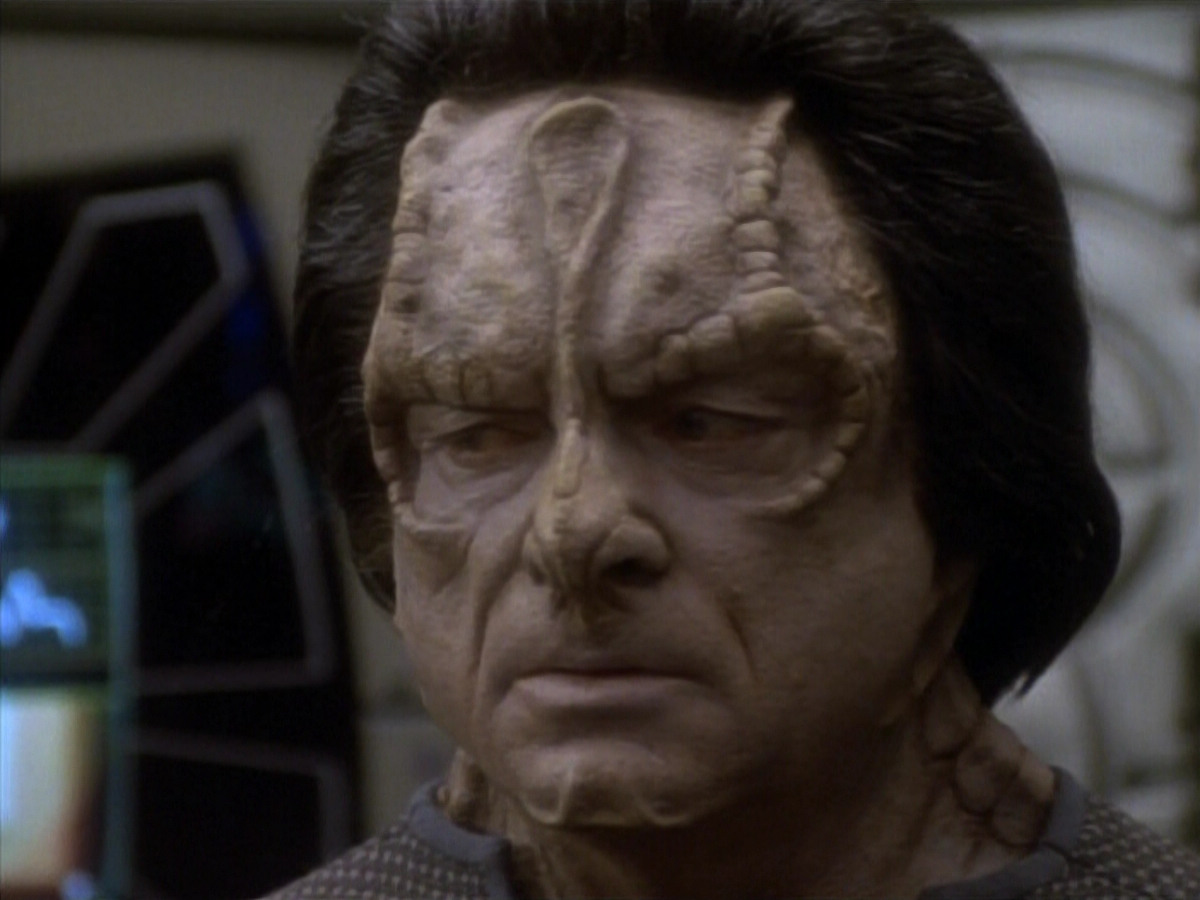 extant_StarTrekDS9_1x19-Duet_00176.jpg