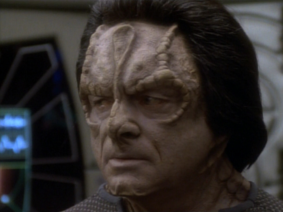 extant_StarTrekDS9_1x19-Duet_00182.jpg