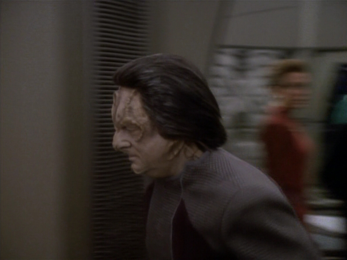extant_StarTrekDS9_1x19-Duet_00361.jpg