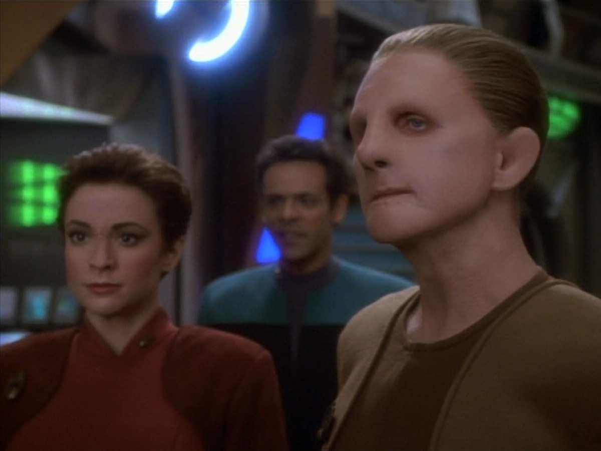 extant_StarTrekDS9_1x19-Duet_00385.jpg