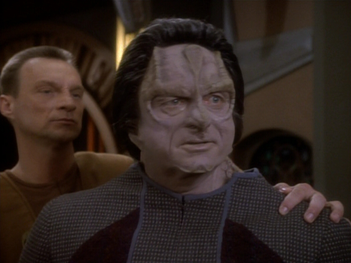 extant_StarTrekDS9_1x19-Duet_00402.jpg