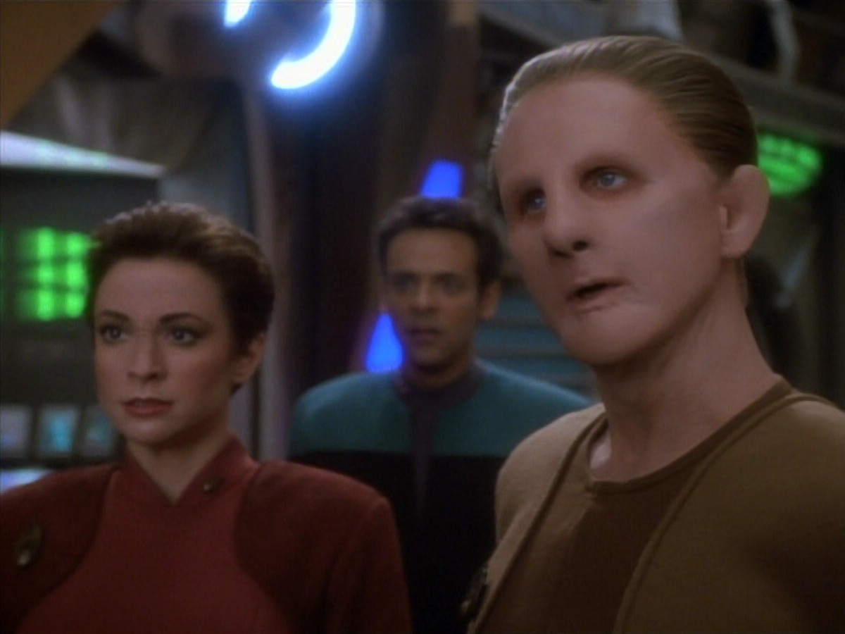 extant_StarTrekDS9_1x19-Duet_00404.jpg