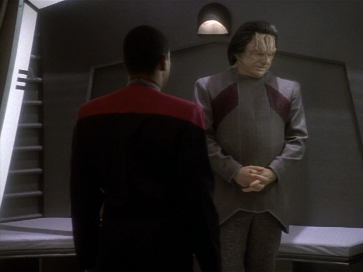extant_StarTrekDS9_1x19-Duet_00575.jpg
