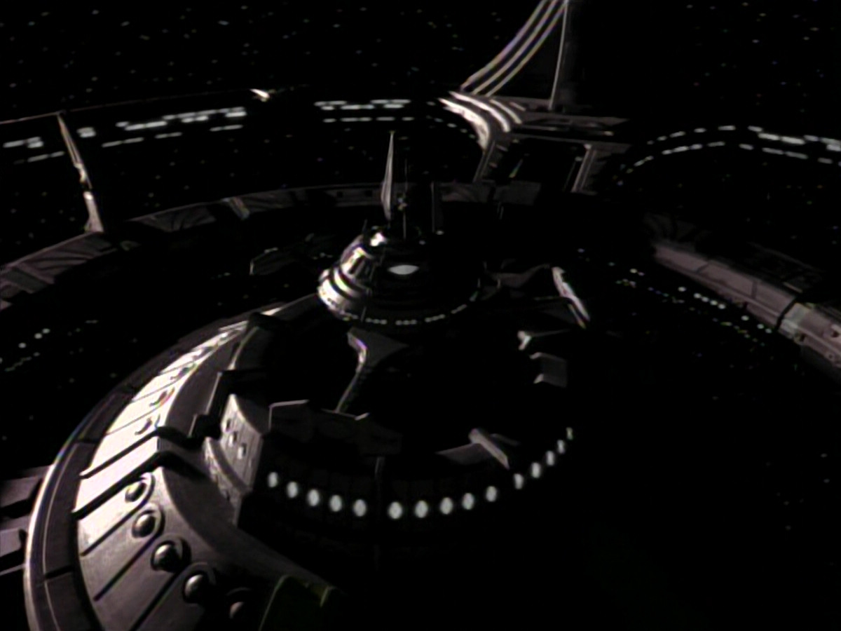 extant_StarTrekDS9_1x19-Duet_00680.jpg