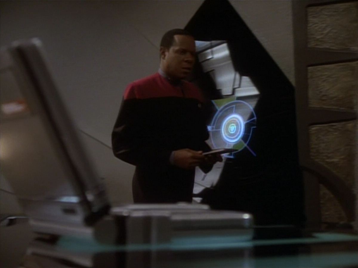 extant_StarTrekDS9_1x19-Duet_00684.jpg
