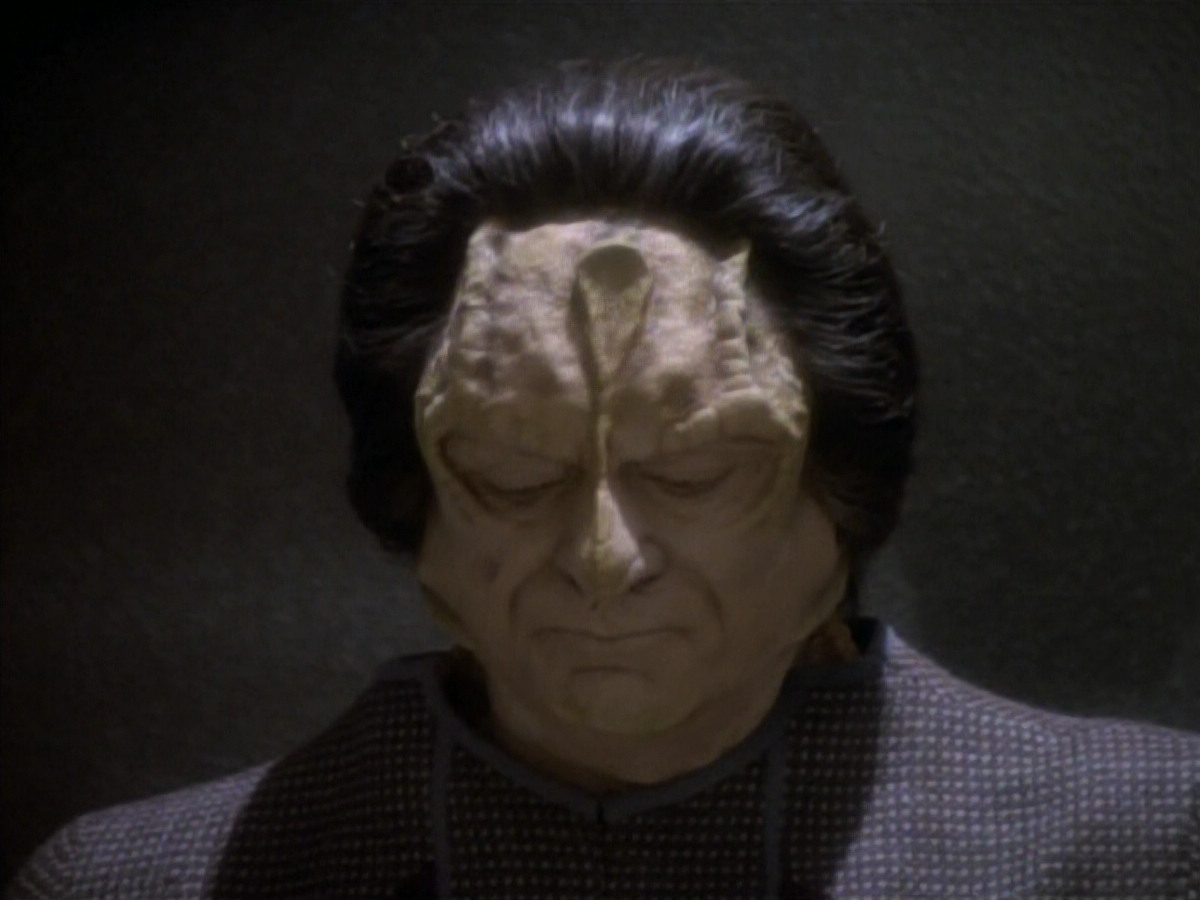 extant_StarTrekDS9_1x19-Duet_01201.jpg