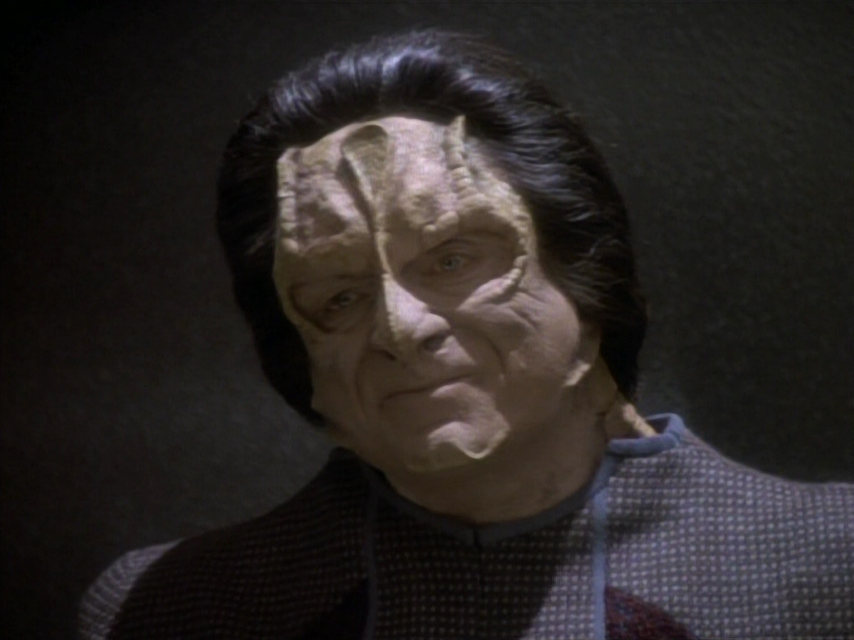 extant_StarTrekDS9_1x19-Duet_01215.jpg