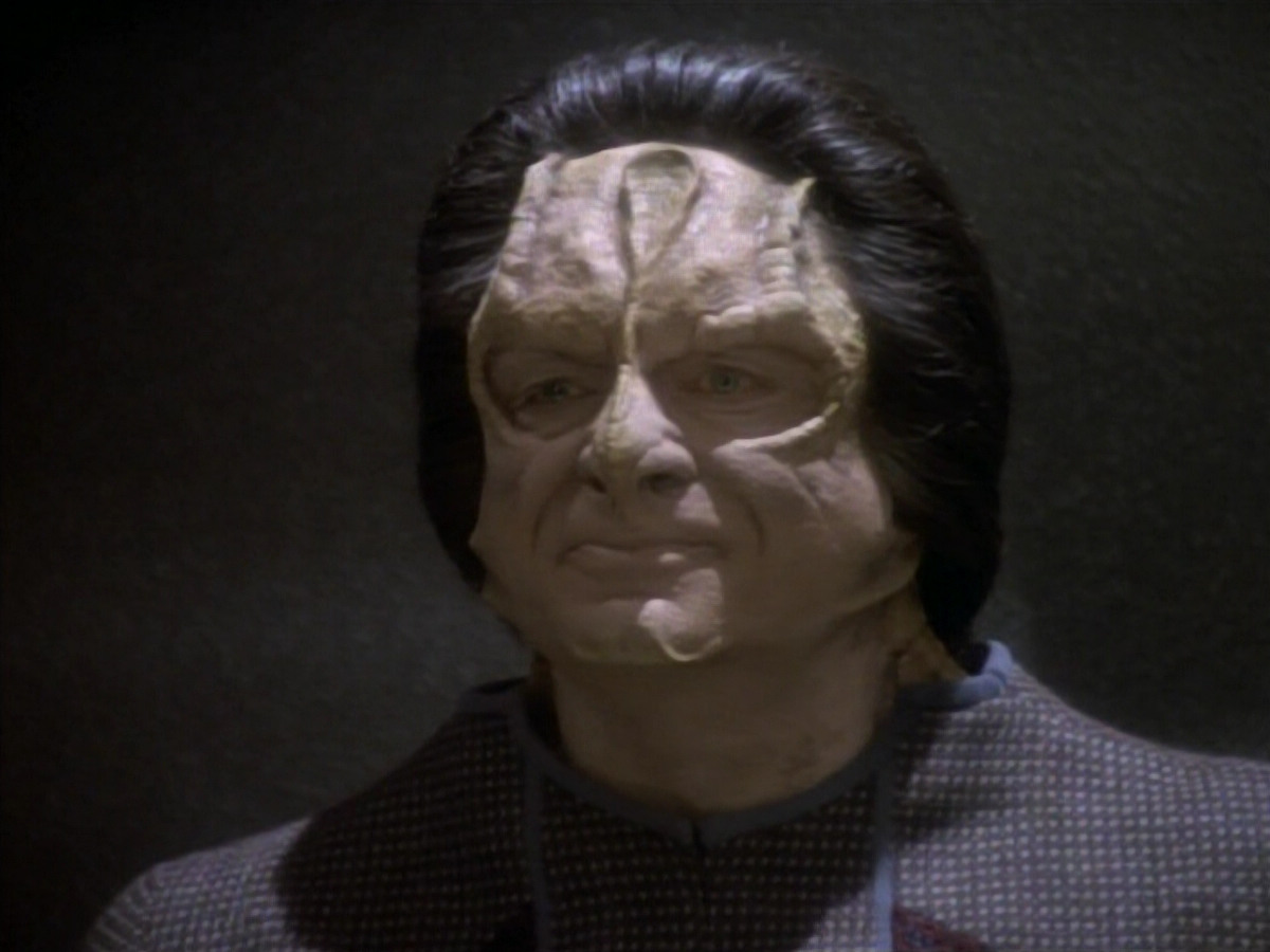 extant_StarTrekDS9_1x19-Duet_01246.jpg