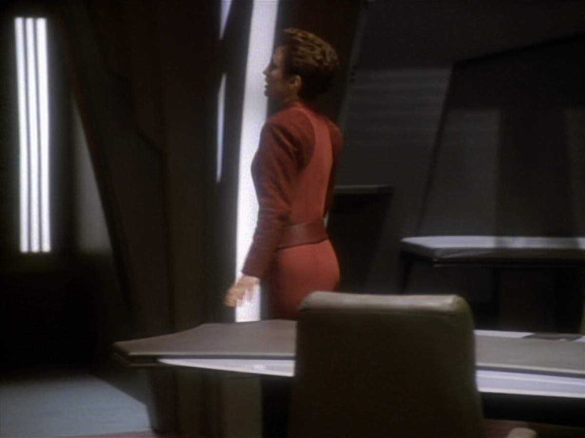 extant_StarTrekDS9_1x19-Duet_01270.jpg