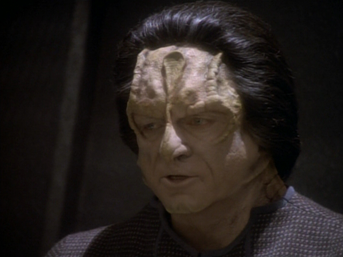 extant_StarTrekDS9_1x19-Duet_01295.jpg