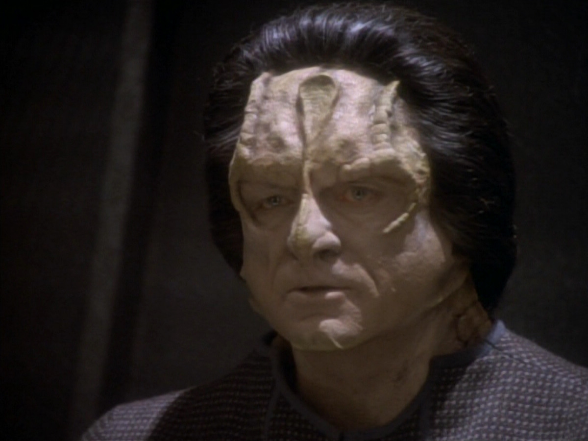 extant_StarTrekDS9_1x19-Duet_01298.jpg