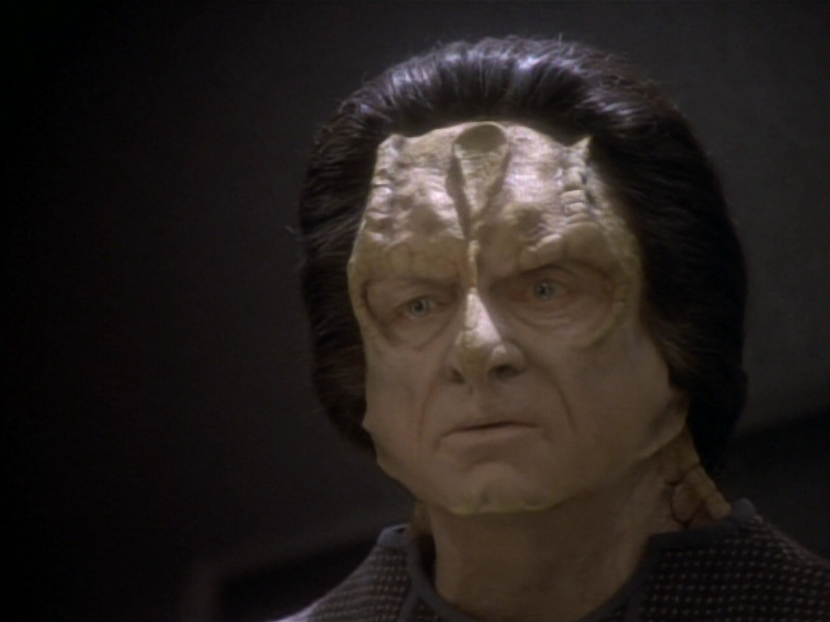 extant_StarTrekDS9_1x19-Duet_01365.jpg