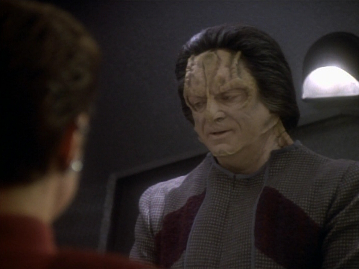 extant_StarTrekDS9_1x19-Duet_01427.jpg