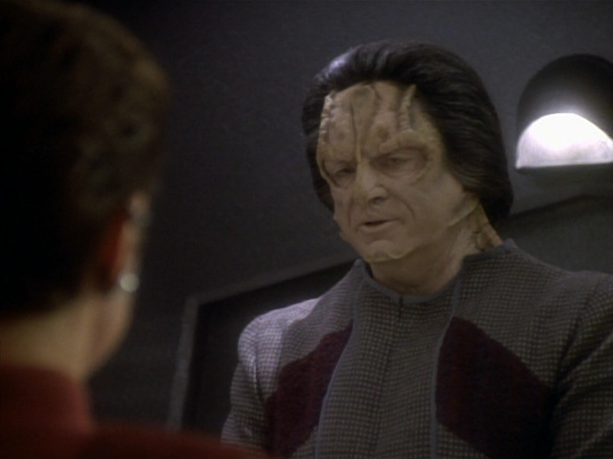 extant_StarTrekDS9_1x19-Duet_01428.jpg