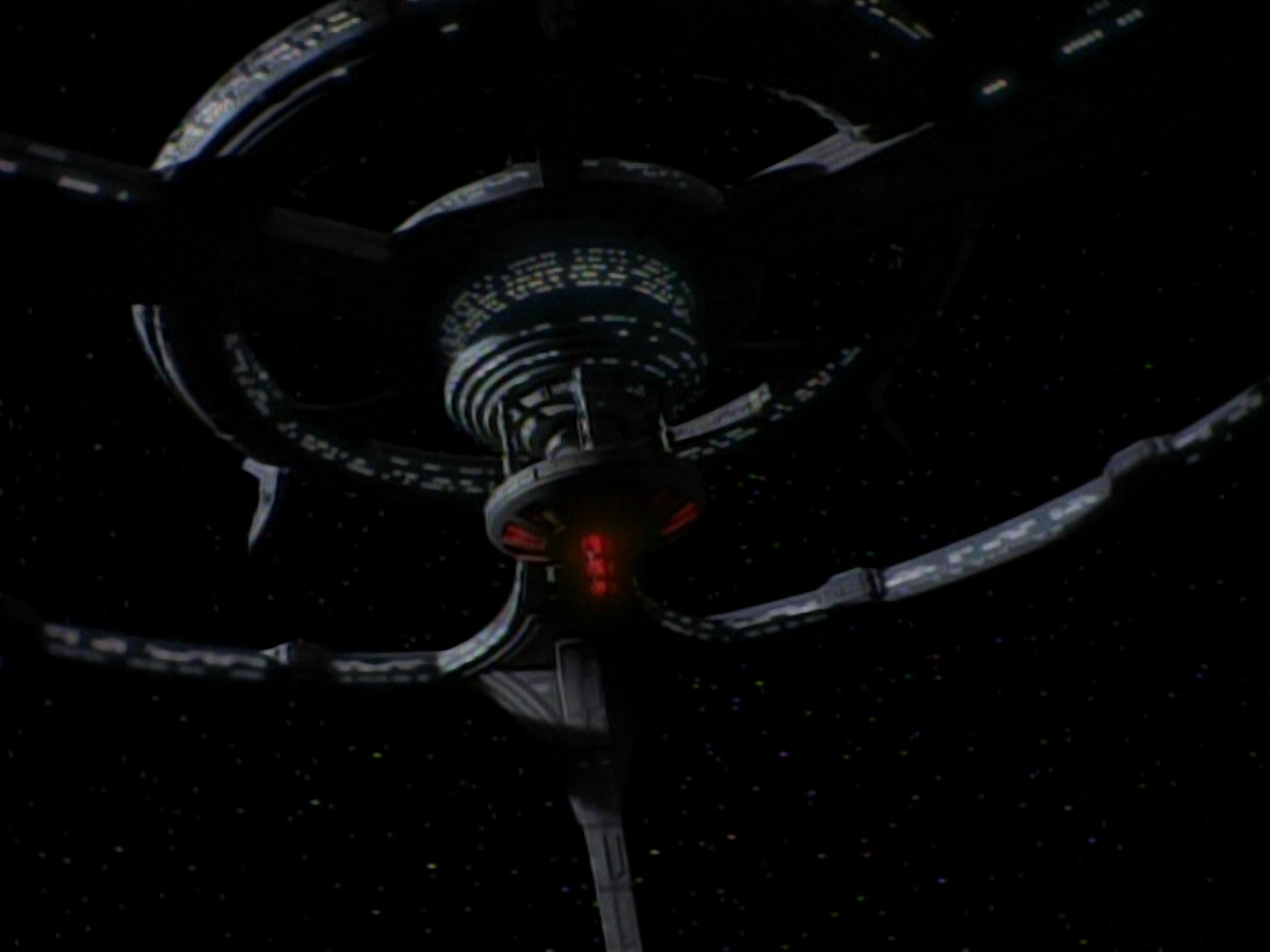 extant_StarTrekDS9_1x19-Duet_01468.jpg