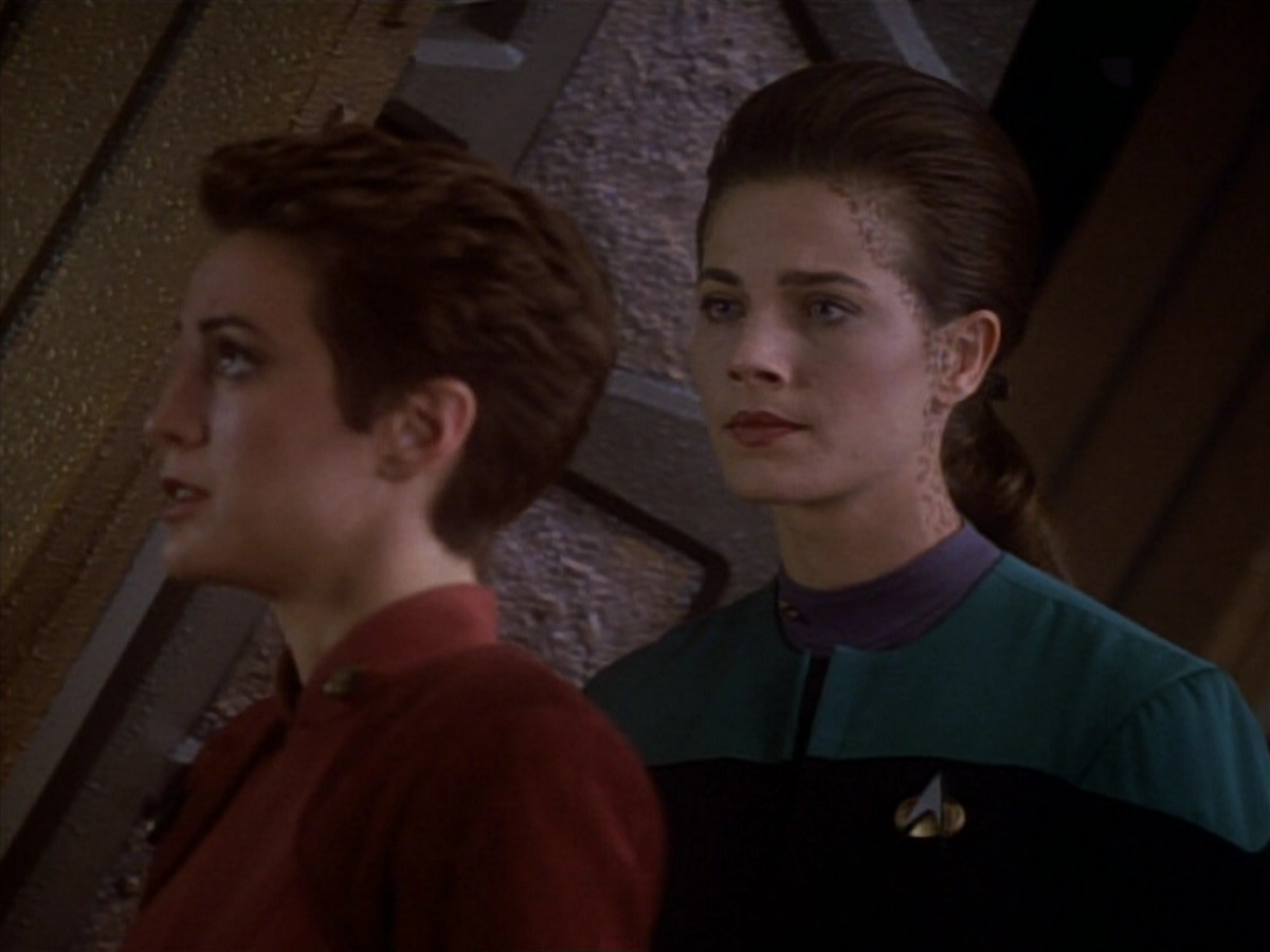 extant_StarTrekDS9_1x19-Duet_01706.jpg