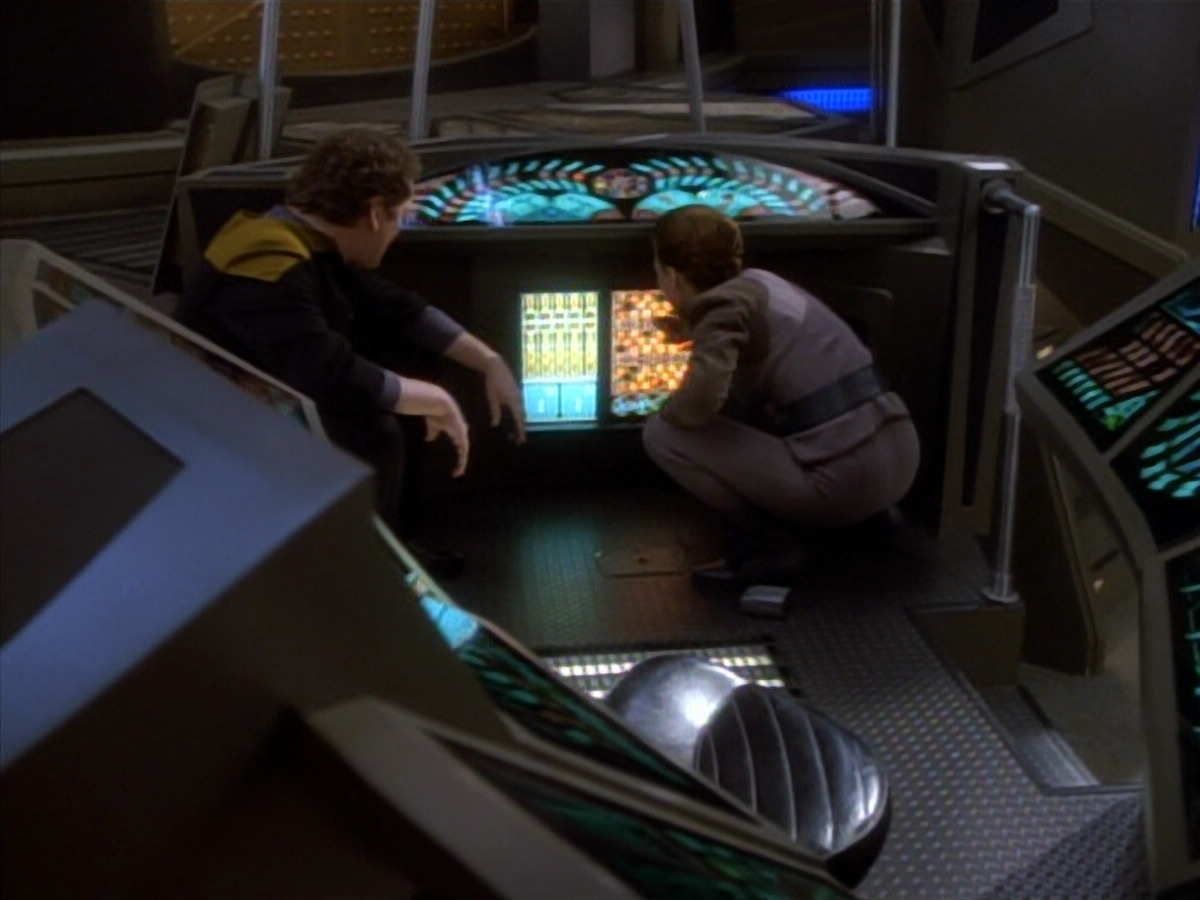 extant_StarTrekDS9_1x19-Duet_01778.jpg