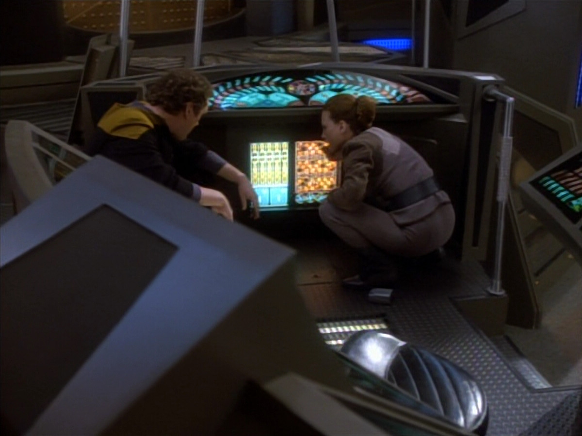 extant_StarTrekDS9_1x19-Duet_01779.jpg