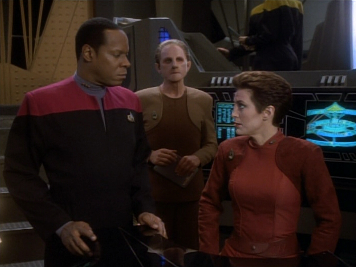 extant_StarTrekDS9_1x19-Duet_01826.jpg