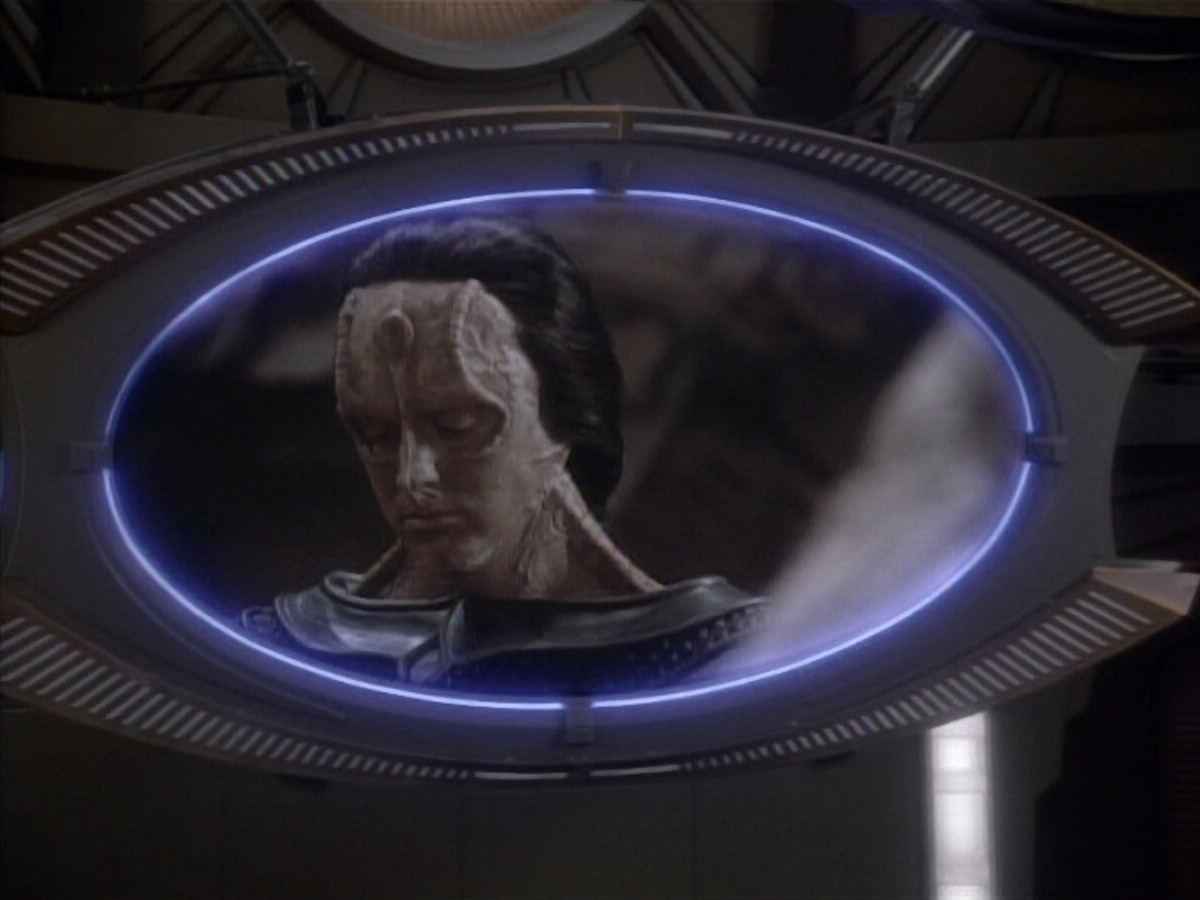 extant_StarTrekDS9_1x19-Duet_01888.jpg