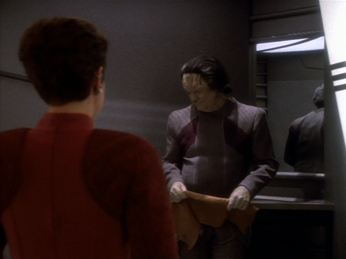 extant_StarTrekDS9_1x19-Duet_02010.jpg